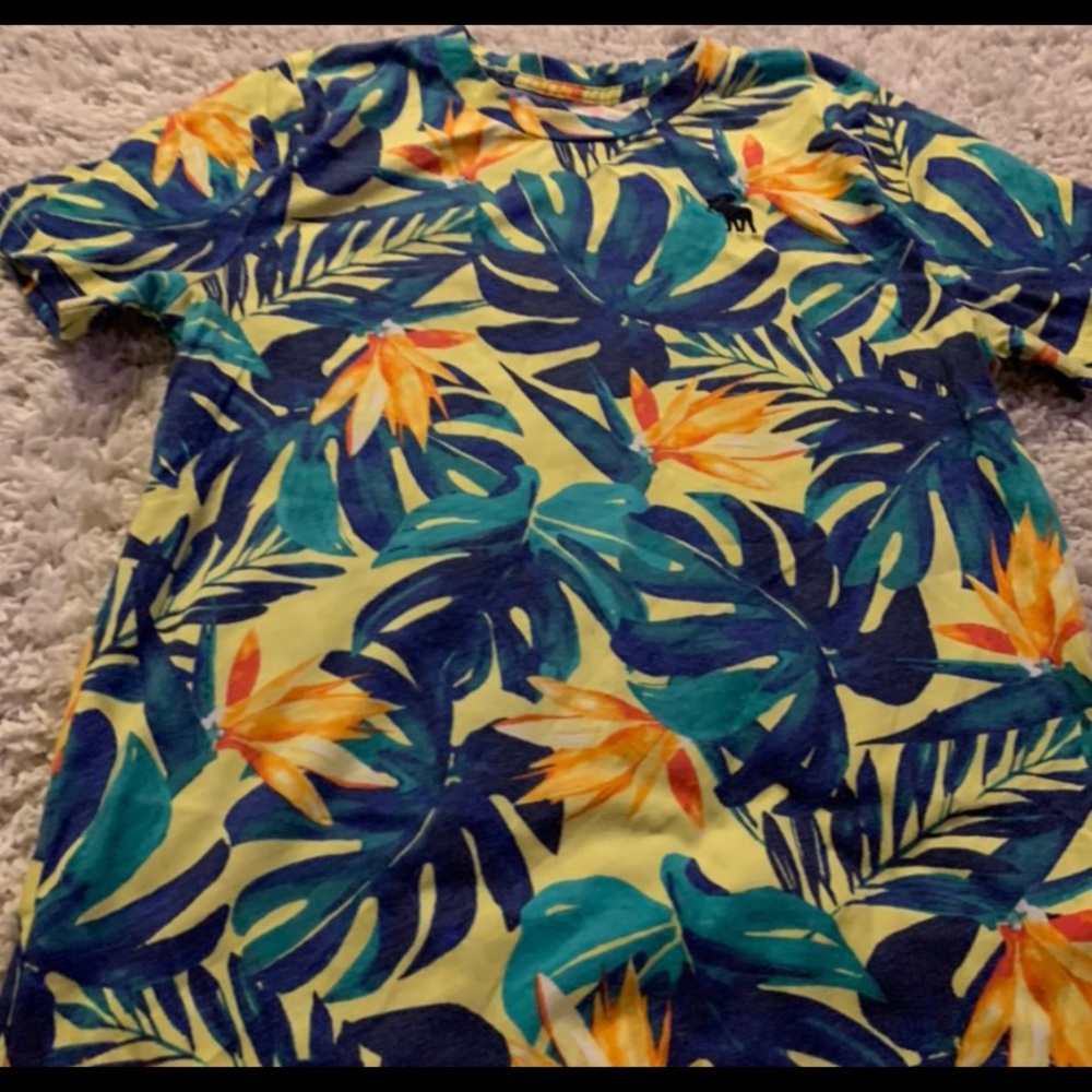 Kids T-Shirt .. size 13/14